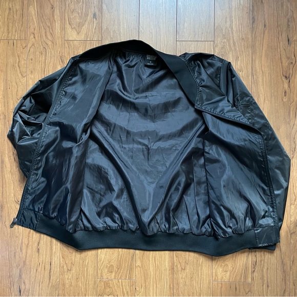 Lightweight jacket - Picture 3 of 7